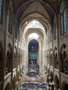 Vue intérieure de la Cathédrale de Notre-Dame de Paris